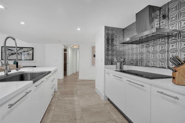 200 Sunny Isles Boulevard TH205, Sunny Isles Beach, FL 33160