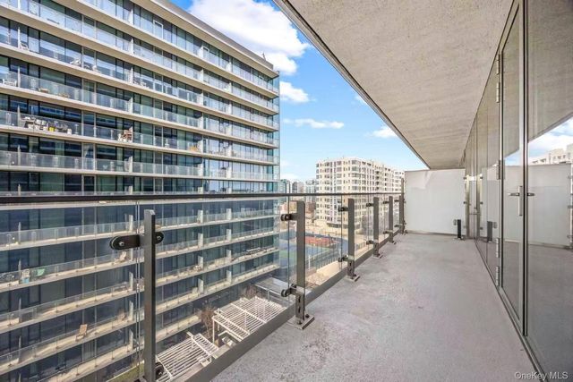 131-03 40th Road 16D, Flushing, NY 11354