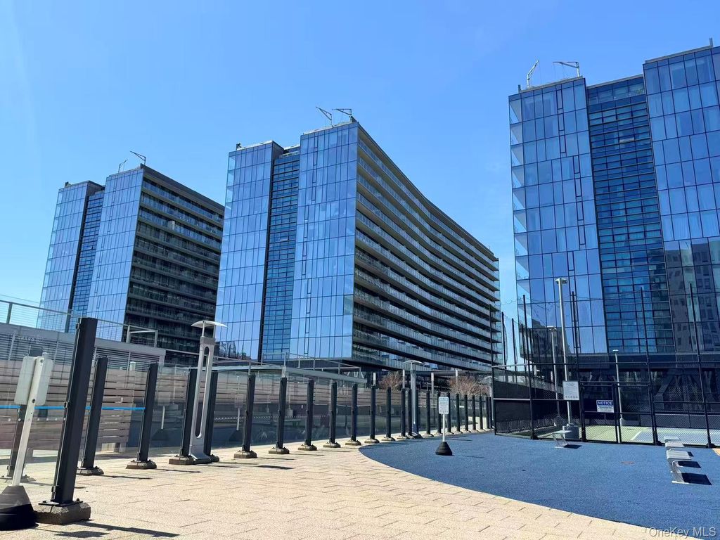 131-03 40th Road 16D, Flushing, NY 11354