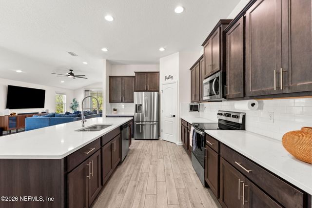 66132 EDGEWATER Drive, Yulee, FL 32097