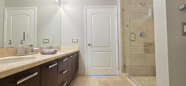 410 Evernia Street 827, West Palm Beach, FL 33401