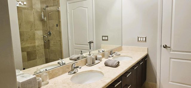 410 Evernia Street 827, West Palm Beach, FL 33401