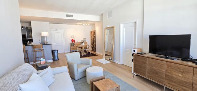 410 Evernia Street 827, West Palm Beach, FL 33401