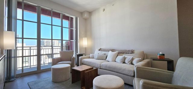 410 Evernia Street 827, West Palm Beach, FL 33401