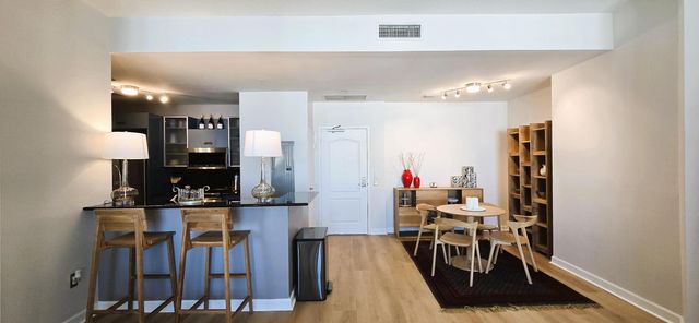 410 Evernia Street 827, West Palm Beach, FL 33401