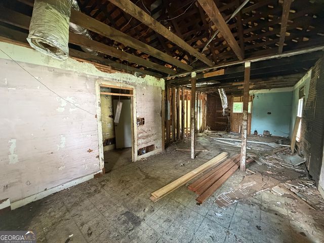 523 E Solomon Street, Griffin, GA 30223