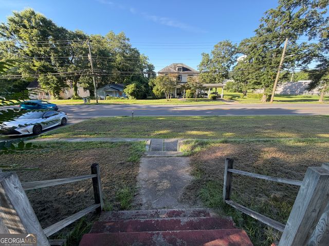 523 E Solomon Street, Griffin, GA 30223