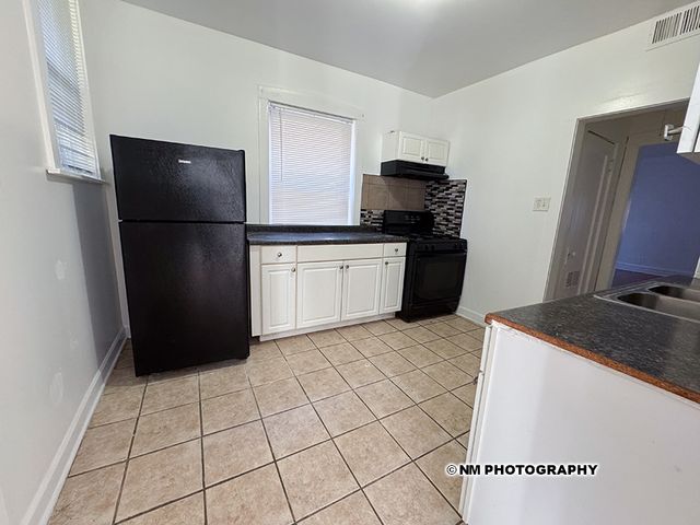 7741 S Yates Boulevard 2, Chicago, IL 60649