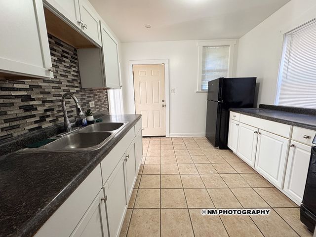 7741 S Yates Boulevard 2, Chicago, IL 60649