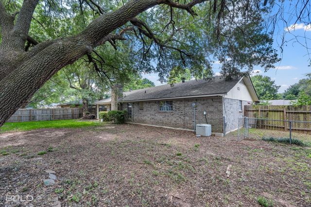 105 Lancashire Drive, Bossier City, LA 71111