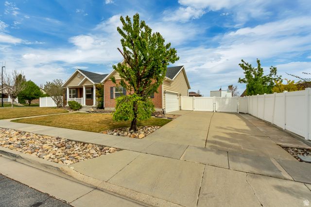 5464 W MAYFLOWER ST, West Jordan, UT 84081