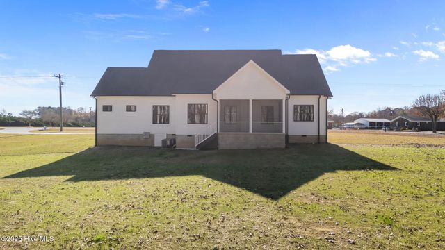 2590 Lassiter Road, Four Oaks, NC 27524