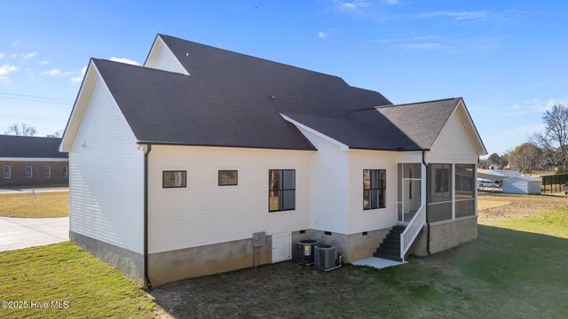 2590 Lassiter Road, Four Oaks, NC 27524