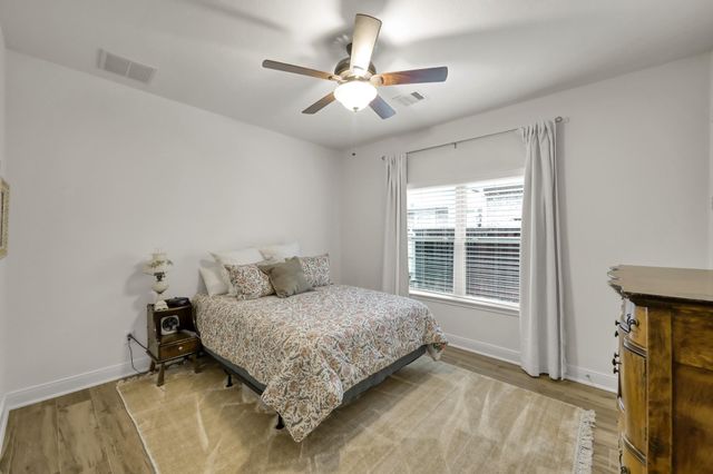 10402 Lake Palmetto Drive, Conroe, TX 77385