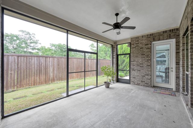 10402 Lake Palmetto Drive, Conroe, TX 77385