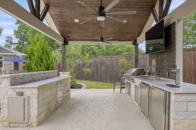10402 Lake Palmetto Drive, Conroe, TX 77385