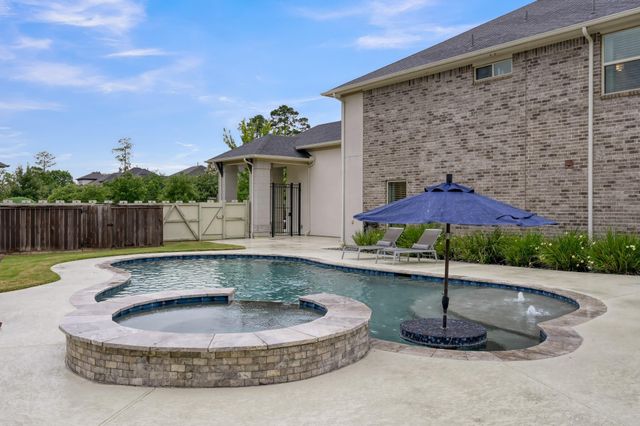 10402 Lake Palmetto Drive, Conroe, TX 77385
