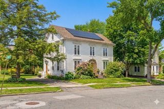 32 Ashland St, Newburyport, MA 01950