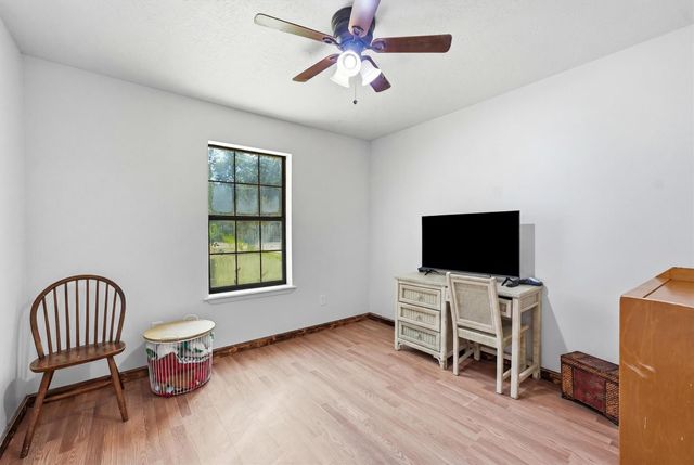 39 Wood Lodge Drive, Huntsville, TX 77320