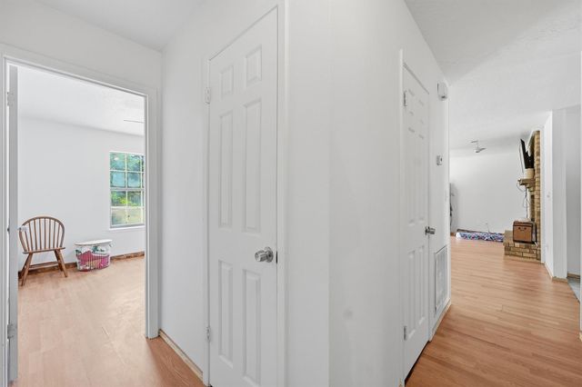 39 Wood Lodge Drive, Huntsville, TX 77320