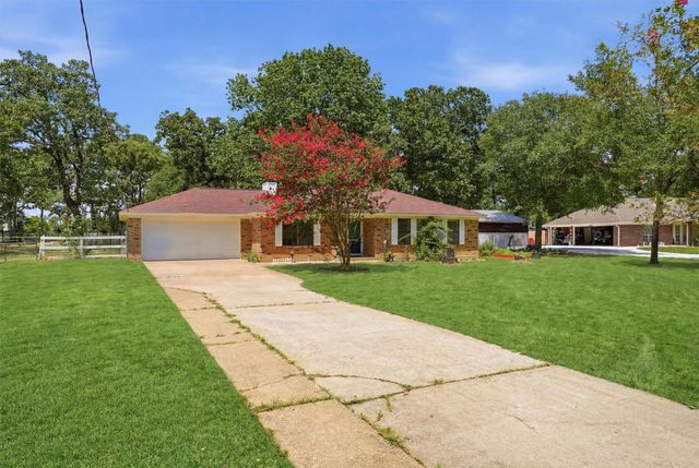 39 Wood Lodge Drive, Huntsville, TX 77320