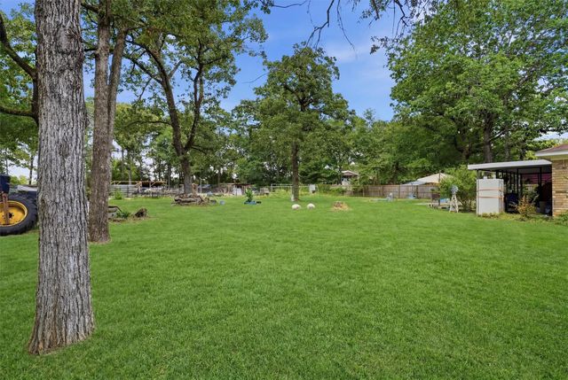 39 Wood Lodge Drive, Huntsville, TX 77320