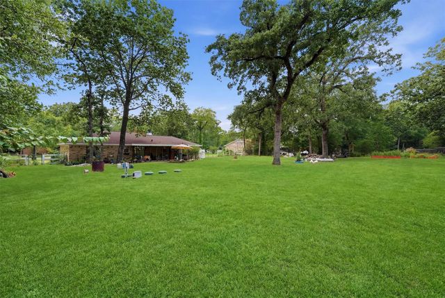 39 Wood Lodge Drive, Huntsville, TX 77320