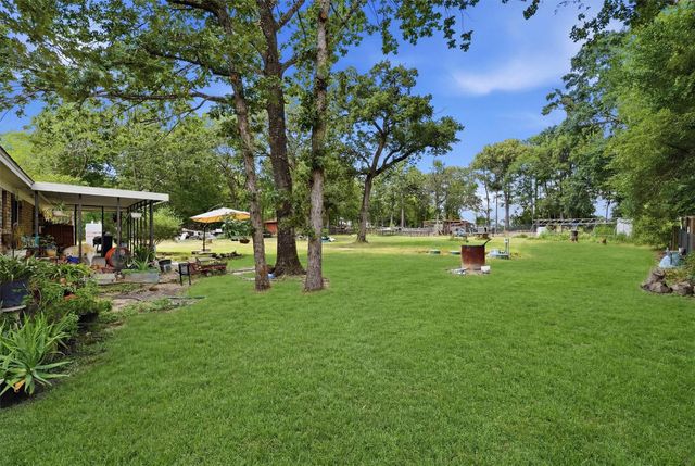 39 Wood Lodge Drive, Huntsville, TX 77320