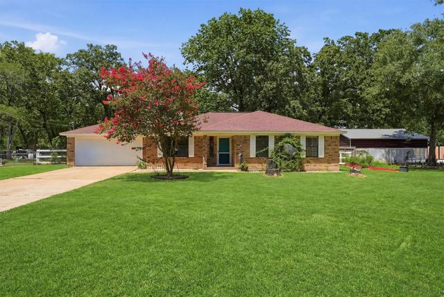 39 Wood Lodge Drive, Huntsville, TX 77320