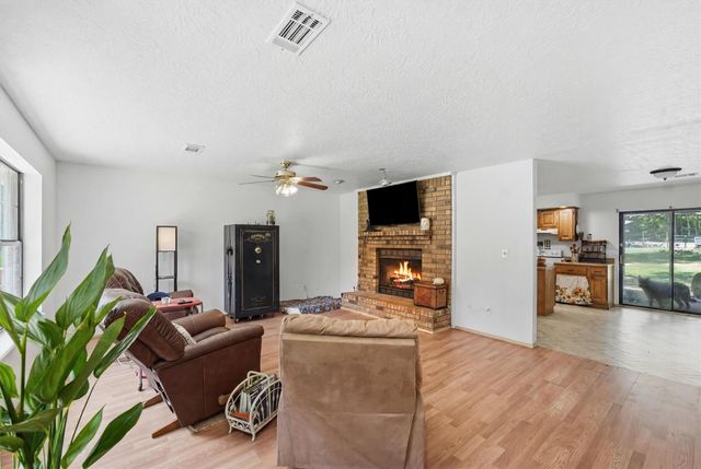 39 Wood Lodge Drive, Huntsville, TX 77320