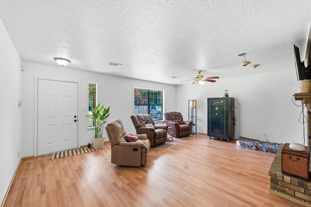39 Wood Lodge Drive, Huntsville, TX 77320