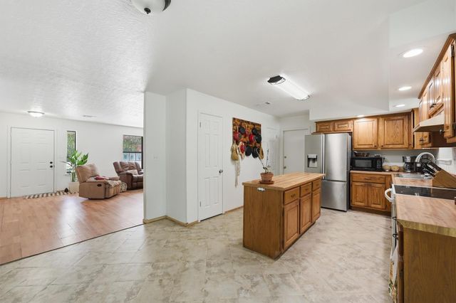 39 Wood Lodge Drive, Huntsville, TX 77320