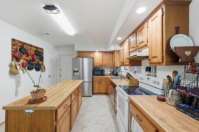 39 Wood Lodge Drive, Huntsville, TX 77320