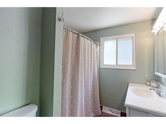 6552 Owens Ct, Arvada, CO 80004