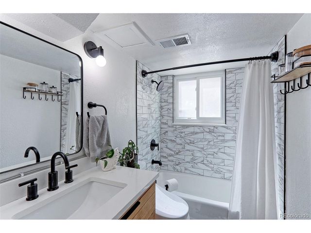 6552 Owens Ct, Arvada, CO 80004