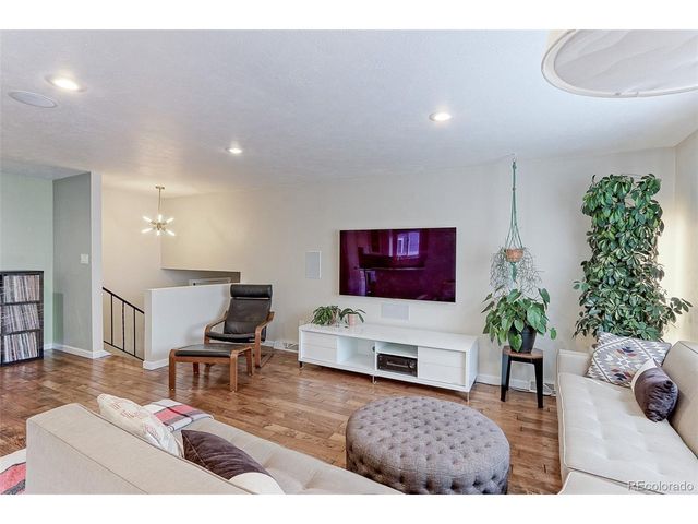 6552 Owens Ct, Arvada, CO 80004