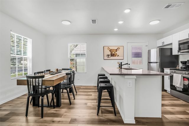 308 S 3rd, Bonham, TX 75418