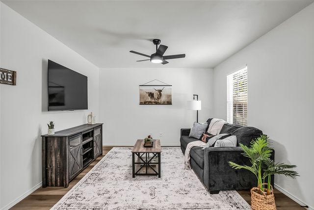 308 S 3rd, Bonham, TX 75418