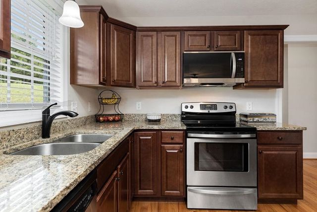 15 DEVONSHIRE CT, Fishersville, VA 22939