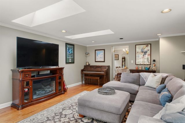 409 Madison Street, Grosse Pointe Farms, MI 48236