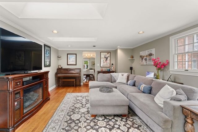 409 Madison Street, Grosse Pointe Farms, MI 48236