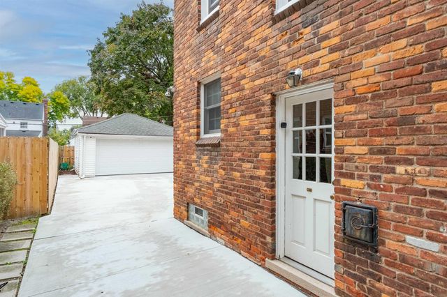 409 Madison Street, Grosse Pointe Farms, MI 48236