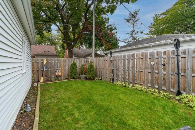 409 Madison Street, Grosse Pointe Farms, MI 48236