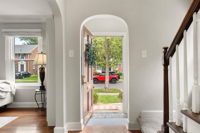 409 Madison Street, Grosse Pointe Farms, MI 48236