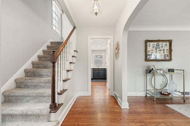 409 Madison Street, Grosse Pointe Farms, MI 48236