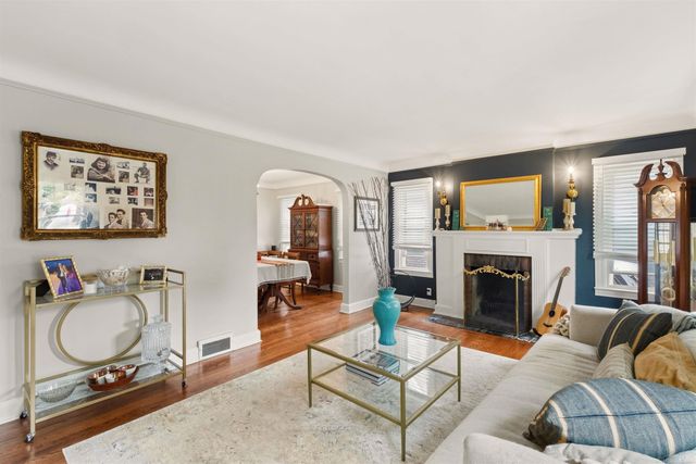 409 Madison Street, Grosse Pointe Farms, MI 48236