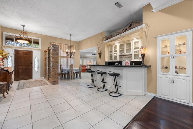 9604 Savannah Avenue, Lubbock, TX 79424