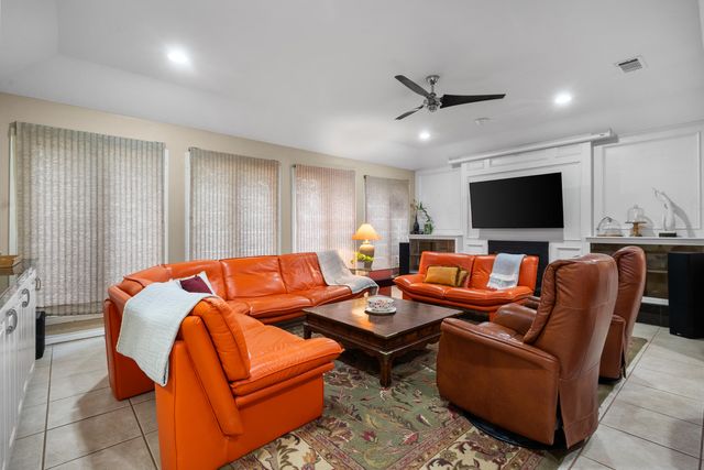 9604 Savannah Avenue, Lubbock, TX 79424