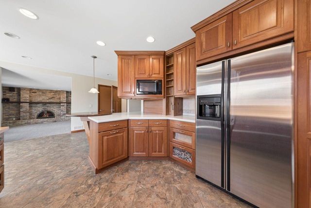 4363 Bramblewood Avenue, Vadnais Heights, MN 55127