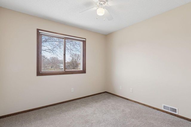 4363 Bramblewood Avenue, Vadnais Heights, MN 55127